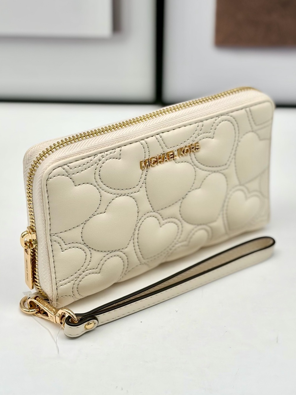 Michael Kors Jet Set Travel Multifunctional Wallet Wristlet Phone Case